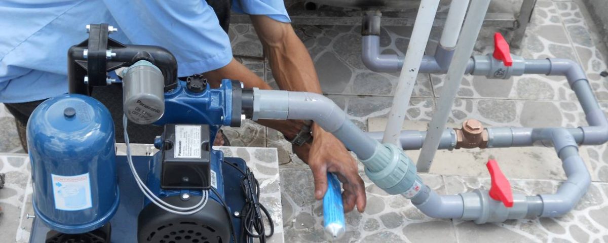 lắp ống thông hơi cho bồn nước